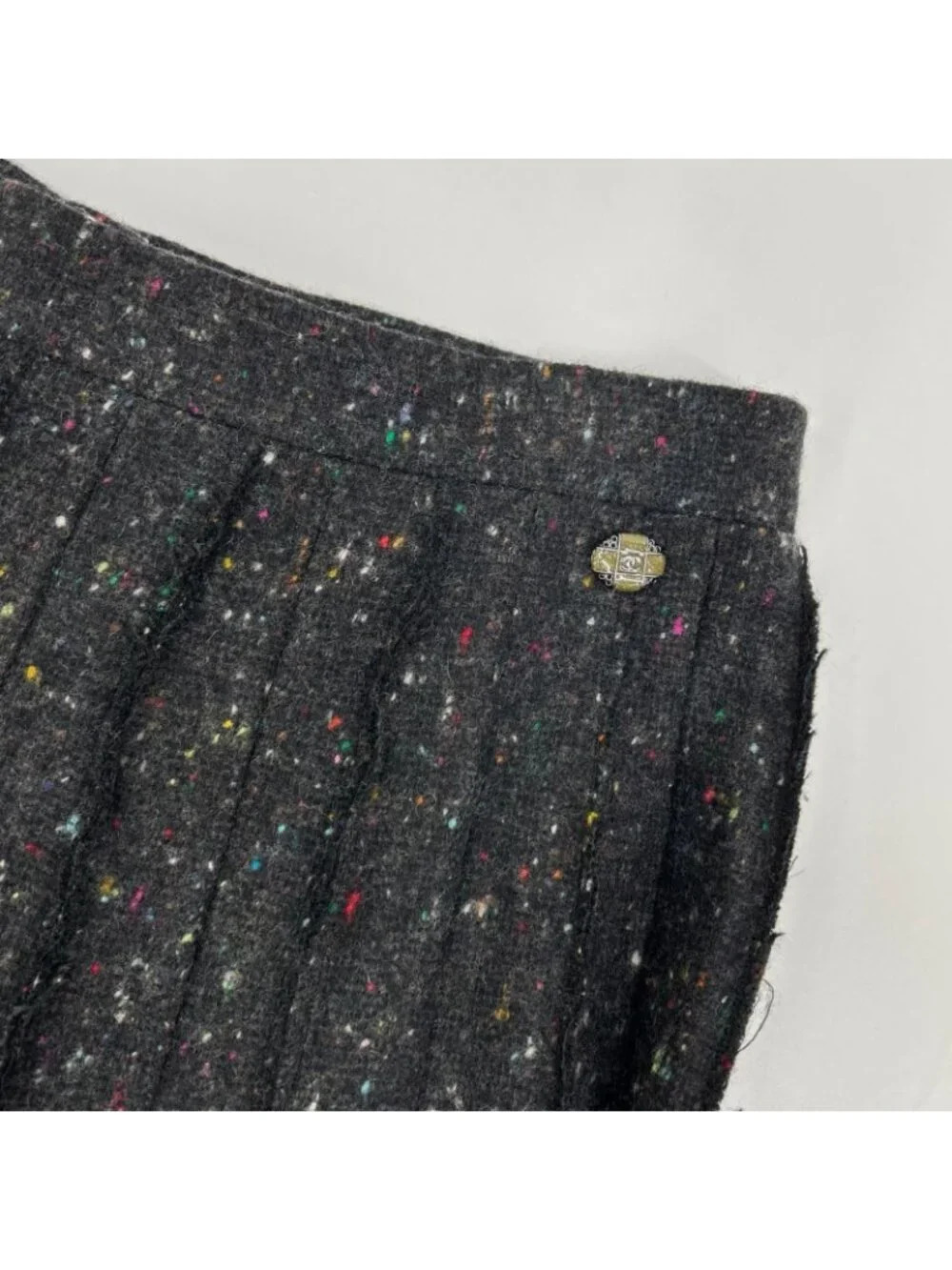 Chanel Wool Pleated Skirt 38